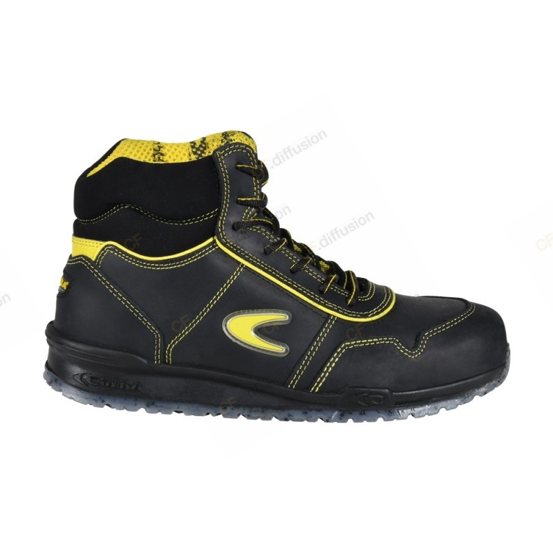 Chaussures de sécurité haute S3 SRC COFRA EAGAN. Vu de côté