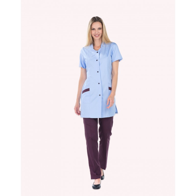 Blouse femme de travail manches courtes REMI Charline Ciel/Iris. Vu de face