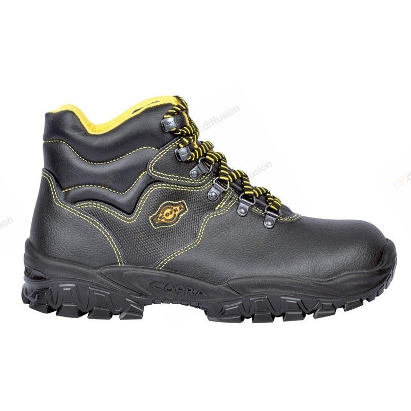 Chaussures de sécurité haute S1P SRC COFRA SENNA . Vu de côté